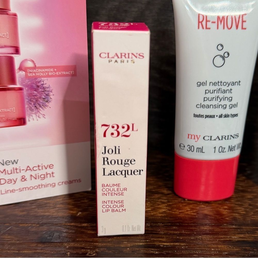 🌸 Clarins Deluxe Sample Beauty Bundle – Skincare + Lip Oils + Cleanser 🌸. New! - Picture 7 of 10